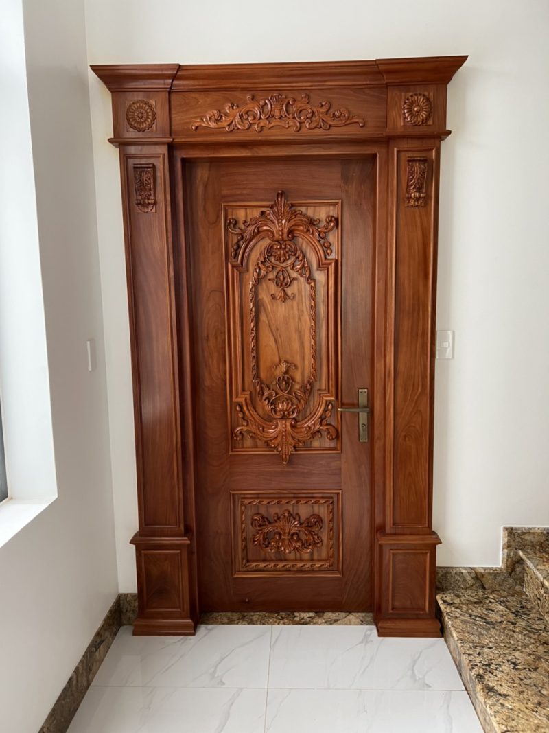 Cửa gỗ tự nhiên