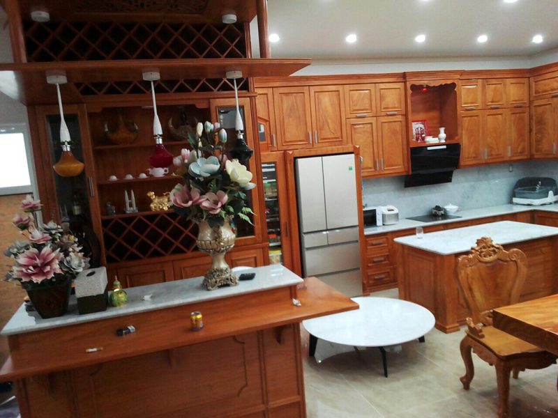 Tủ bếp gỗ tự nhiên