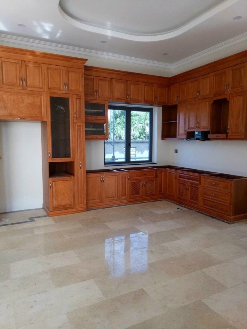 Tủ bếp gỗ tự nhiên