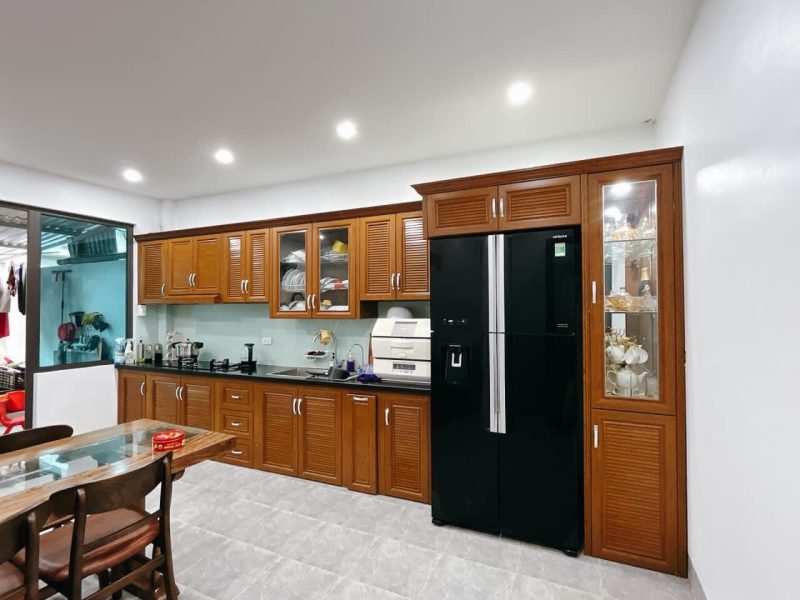 Tủ bếp gỗ tự nhiên